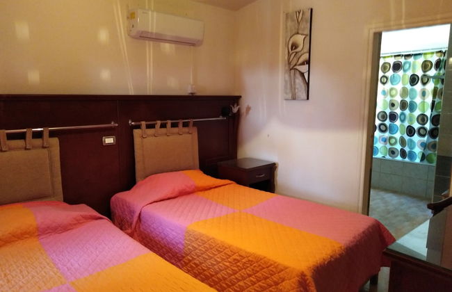 Lovely 7 Bedroom Villa !! - Photo 13