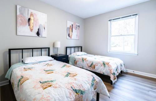 4BR Kid Friendly Fenced in Yard Playset - Foto 17