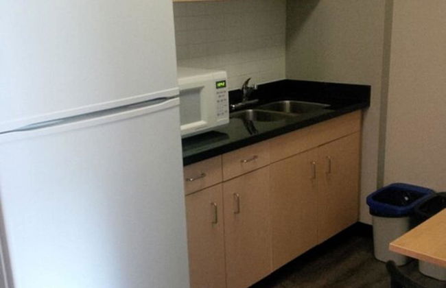 Residence & Conference Centre - Oakville - Photo 7