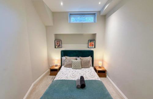 2-Bedroom flat with private patio & firepit in Shepherds Bush near Hammersmith by Staylio Ltd - Foto 7