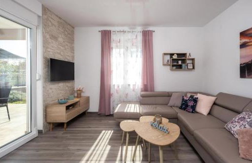 3 Bedroom Nice Home In Kapovci - Foto 21