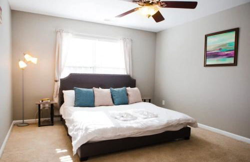 The Lucky Charm Sunny Screened Porch Near USC&Base - Foto 1