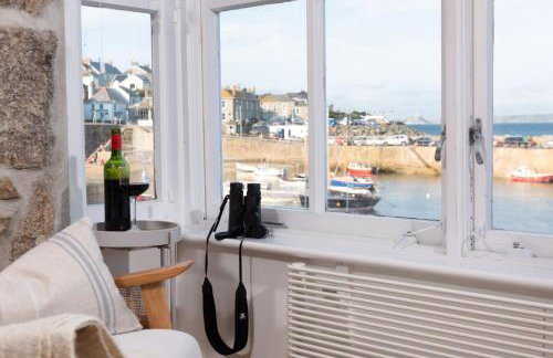 Tides Reach - Free WiFi - Harbourside - Wood Burner - Coffee Machine - Photo 11