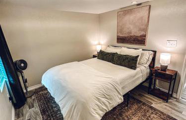 Golden Hour Getaway - Photo 13