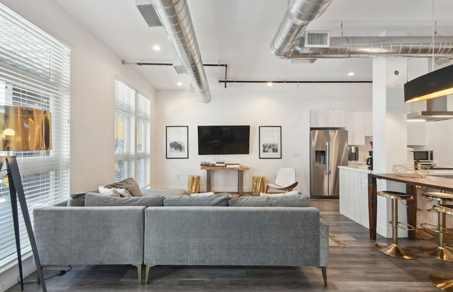 Cowboy Muse | RiNo Art Lofts - Foto 14