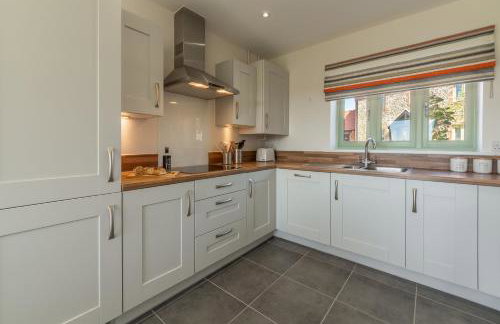 Samphire House - Photo 13