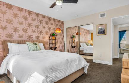 Mid-Century stay with Pool ,Golf Retreat and cool Comfort - Foto 7
