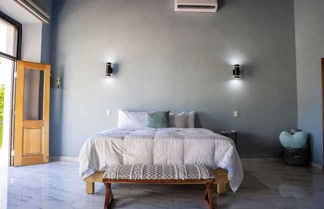 Hugo's Rental - Photo 4