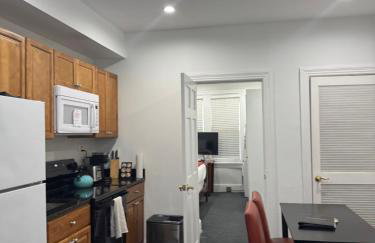 Gorgeous Refurbished 1Bdrm and 1Den Home - Foto 11