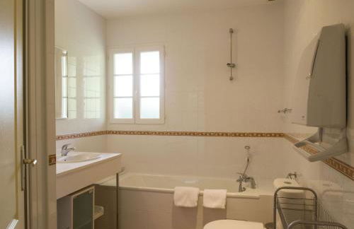 Luxury Villa in France with Pool and Garden - Foto 18