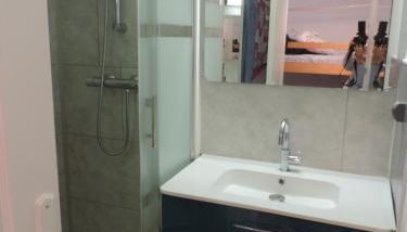 Le Saint Amand, studio cabine, agréable terrasse sud - Foto 4, Shower