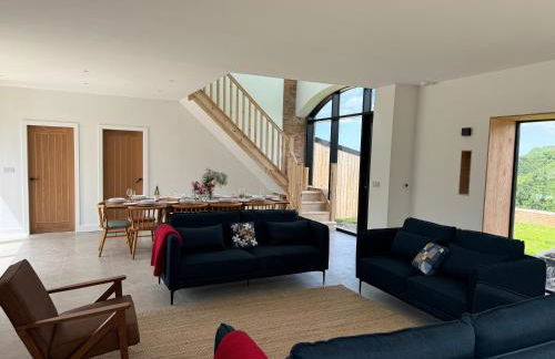 Threshing Barn- Modern 5 Bed, 10 person, Barn Conversion in a Rural Location with Great Access - Foto 31