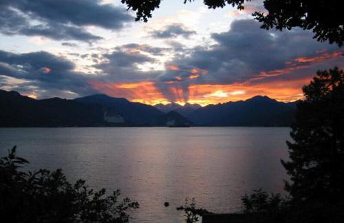 Stunning architectural villa with direct access to lake - Foto 43