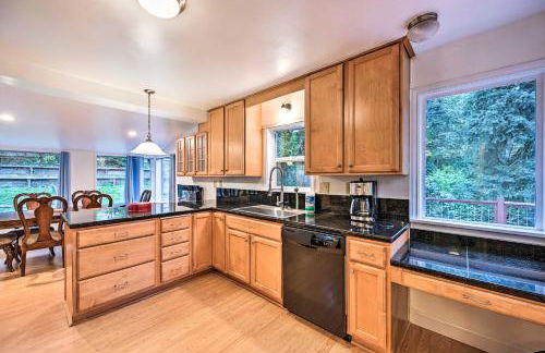 Cozy Redmond Retreat Spacious Deck and Yard! - Foto 10