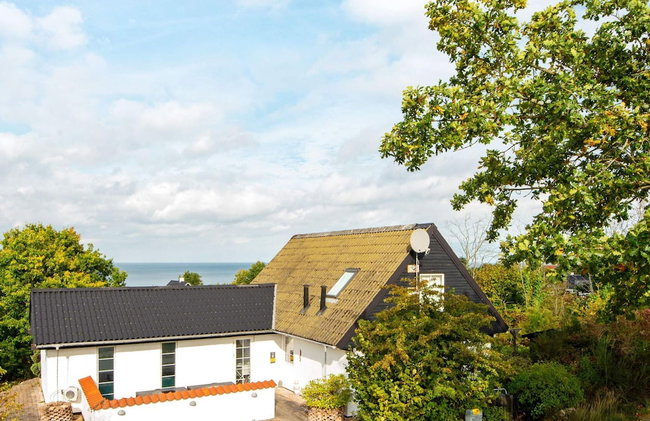 4 Star Holiday Home in Allingabro - Foto 1