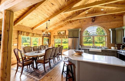 Luxurious Log Cabin with Game Room & Fireplace near Princeton in New Hope, Pennsylvania - Foto 25