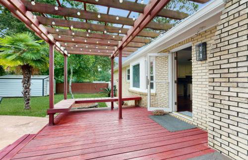 Bring Your Pup! Goose Creek Home with Private Pool - Foto 6