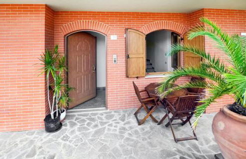 2 Bedroom Awesome Apartment In Gubbio - Foto 3