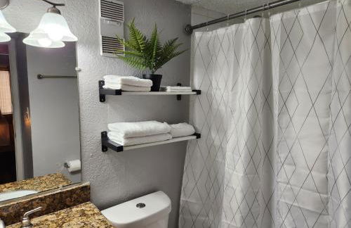 Beautiful 2-Bedroom Condo Near Universal and other Orlando Attractions, King Bed & Wi-Fi - Foto 24