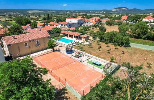Božini dvori- Villa with Pool, Sauna , Jacuzzi and multifunkcional sport Court - Foto 17