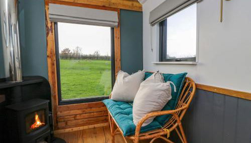 Wiltshire Weavers Hut - Photo 5