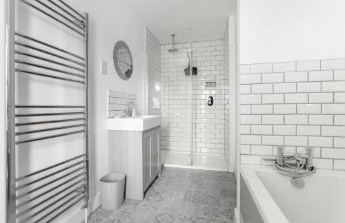 Large Modern Scenic 4 Bedroom Townhouse - Foto 42