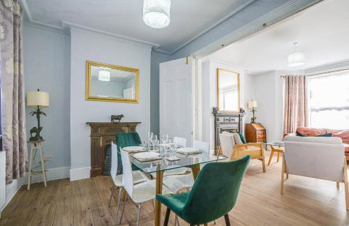 4BR Family Home, Garden, WiFi, 5mins to Elisabeth Line & 10min to Stratford - Foto 24