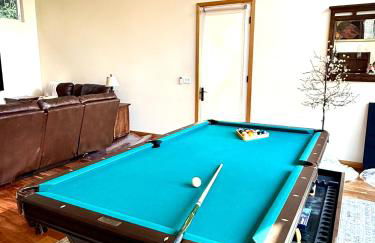 Luxury Family Retreat on Mercer Island Pet-Friendly, Pool Table, Patio & Near Seattle - Book Now & Save! - Foto 12