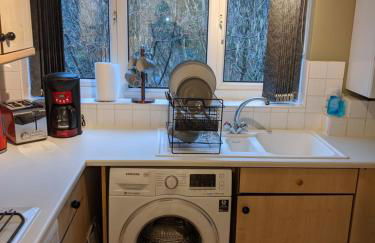 Oaklawn Apartment - Sleeps 4 Parking & Garden - Photo 29