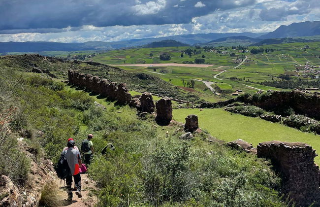 Ruta privada de senderismo con llamas y alpacas por el Valle Sagrado - Foto 6