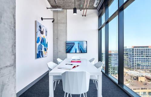 Bright & Modern 2BR Perfect City Escape - Foto 36