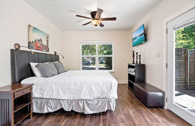 Screened-in Porch Walkable to Soco - Foto 9