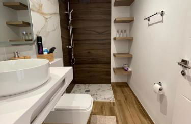 This spectacular 3-bedroom apart - Photo 13