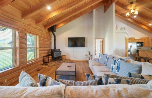 Splendor Valley Farms Huge Log Cabin with King Bed Bunk Beds and Game Room - Photo 15