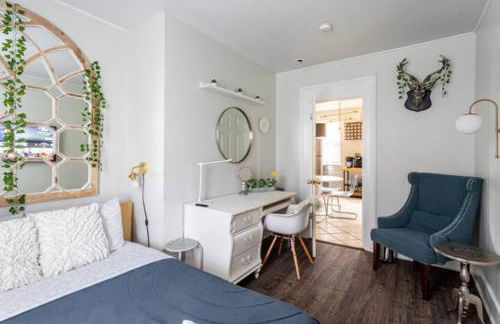 Revamped 3BR Apt with Easy Check-In Family-Friendly - Foto 39