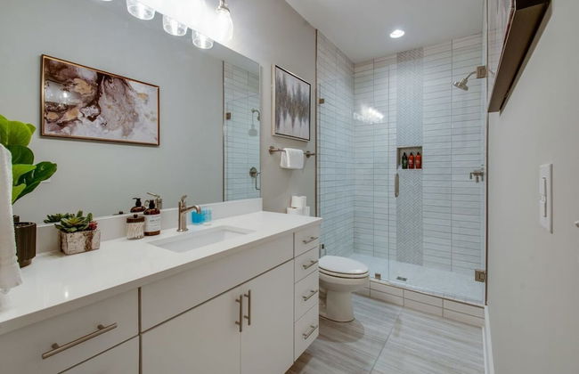 Large Group Lux 3mi Downtown - Rooftop City Views - Photo 20