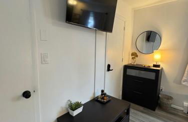 Bool Bear Lodge a pet friendly Pocono Vacation Home with Fireplace, BBQ and more - Foto 20