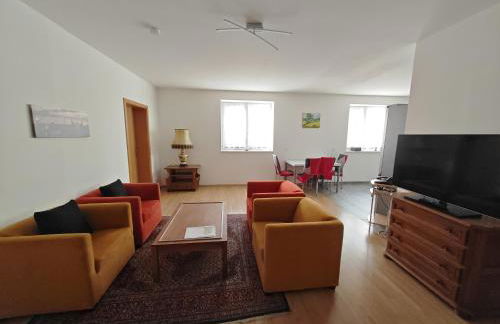 Apartment E2 - Gut ausgestattete 3-Zimmerwohnung 64 qm, für 1-3 Personen 1 DZ 1EZ - Foto 1