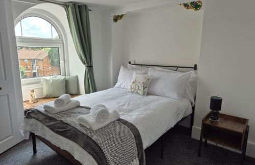 2 Bed Maisonette with Sofa Bed - Ideal for Groups #26C - Foto 65