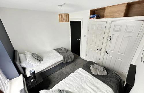 Oakworth stay with free parking - Foto 10
