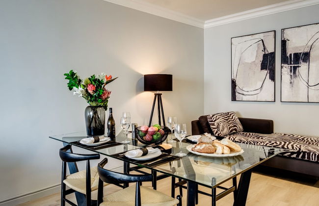 Cape Towns Charming Seaside Avaya Apartment - Photo 7