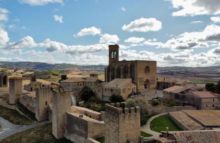 Maravillosa casa con piscina en un pueblo único, Artajona - Navarra - Foto 26