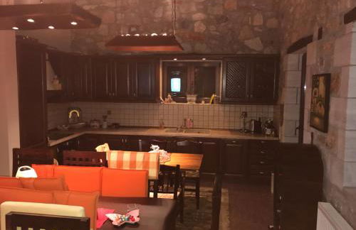 Petrines Villes Avramilias - Photo 64