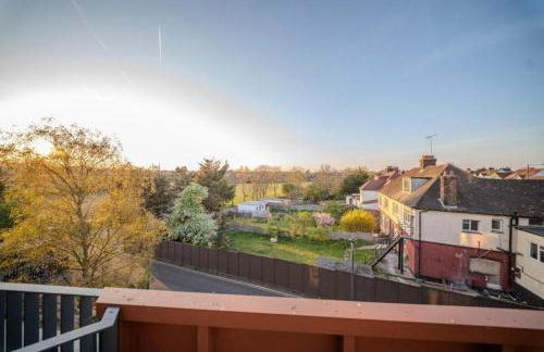 Luxuary 2BR Apt Sleeps 9, Wembley and Park Views - Photo 28