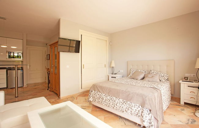 Studio in Marbella Beachfront With Pool - Photo 4