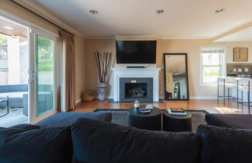 Beautiful Monterey Park Home With a View, Backyard and BBQ - Foto 31