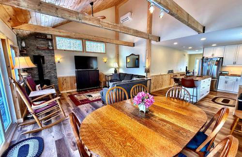 Lakefront Oak Cottage Hot Tub & Fire Pit - Foto 9