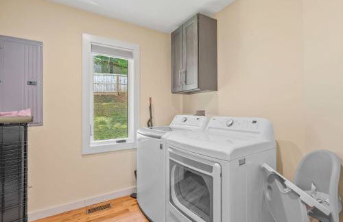 Near Asheville Hot Tub Fire Pit BBQ Sleeps 10 - Foto 25