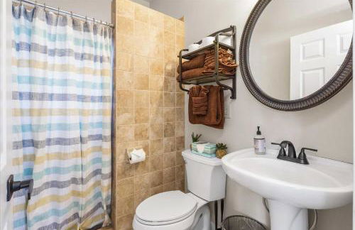 Modern Red Lodge Cabin - Walk to Broadway Ave - Foto 22