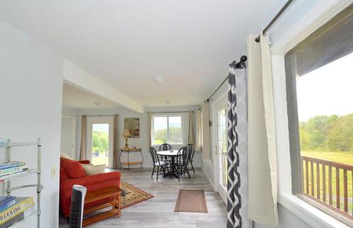 Black Bear Cabin - Fire Pit, Grill, View, Pet Friendly, Fireplace, King Bed, Wifi, Game Room - Foto 5